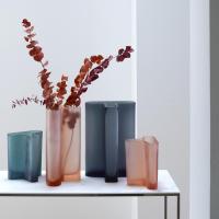 T Vases